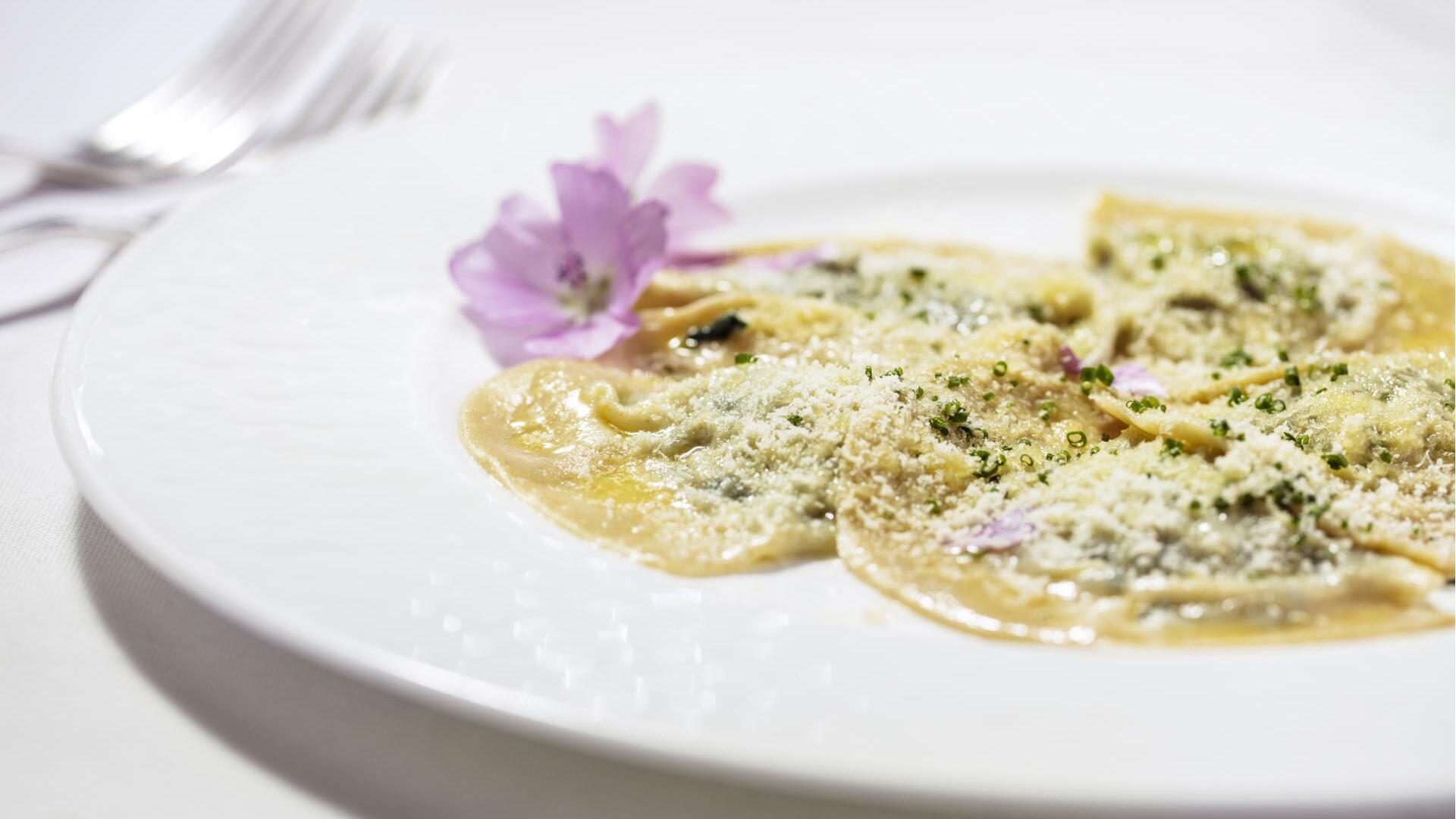 Summer recipes from the Laces-Val Martello: enjoyment for hot days! - Schlutzkrapfen ravioli - Schlu