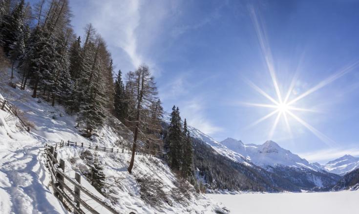 Wandern-Winter-Latsch-Martell-fb[3]