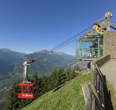 sehenswürdigkeiten-architektur-seilbahn-st.martin-fb