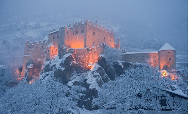 schloss-kastelbell-winterbild-tourismusverein-kastelbell-tschars-udo-bernhart
