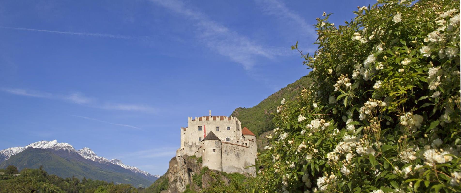 sehenswürdigkeiten-schloss-kastelbell-vinschgau-fb[2]