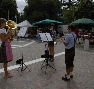 kosten-genießen-bauernmarkt-musik-schlanders-laas-gb