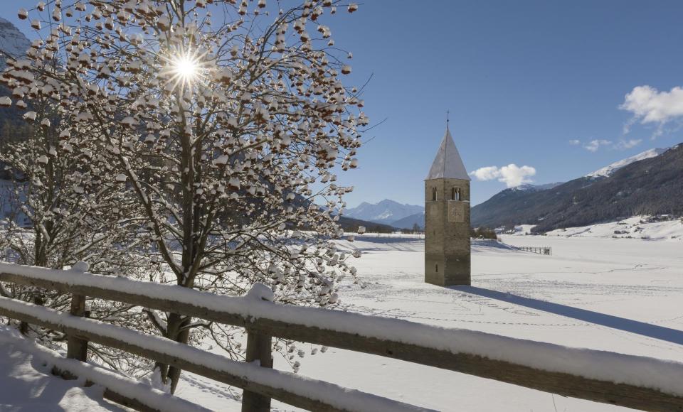 reschensee-turm-winter-vinschgau-fb