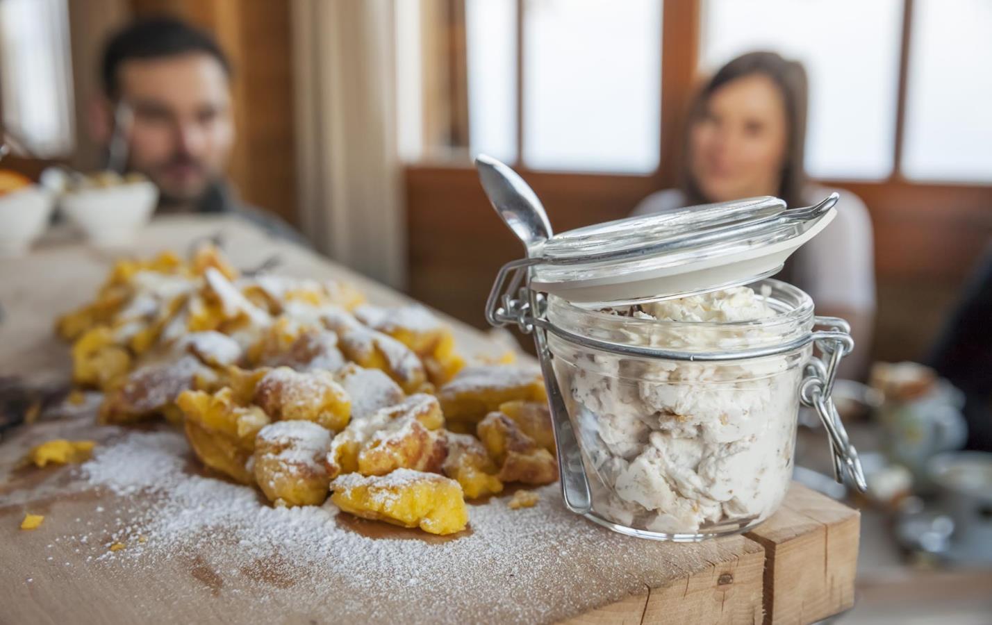 kaiserschmarrn-schneamilch-essen-winter-fb