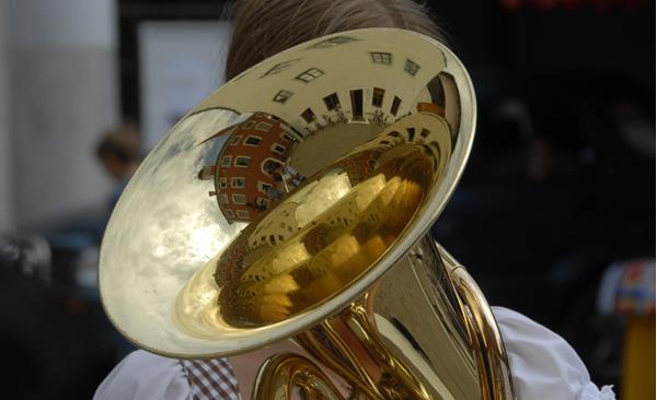 brauchtum-musikkapelle-instrument-schlanders-laas-gb