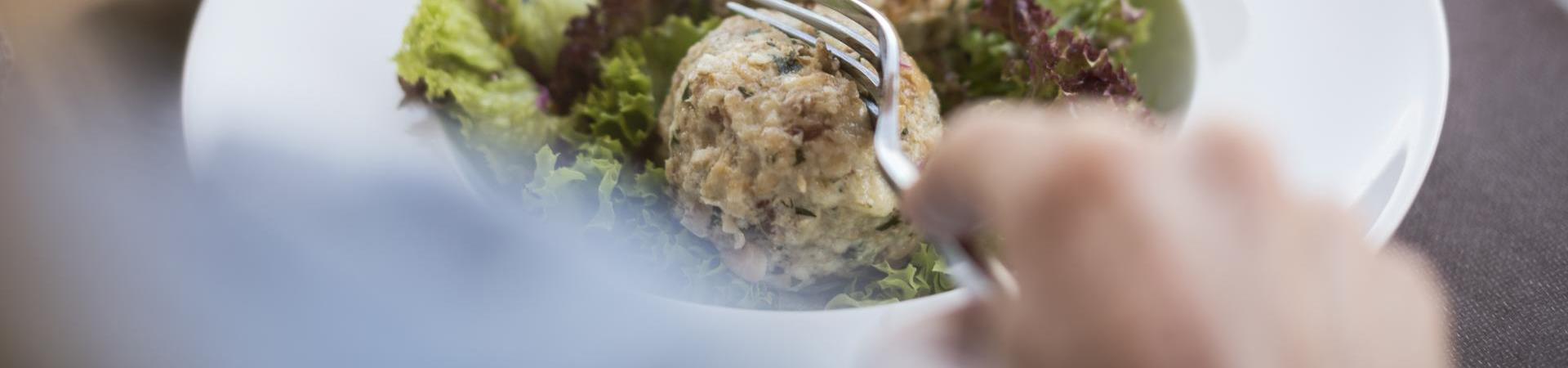 Essen-Knödel-Salat-alfi