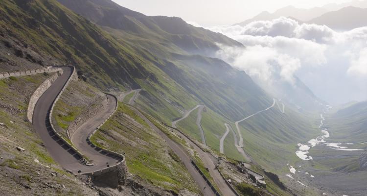 stilfserjoch-passstraße-wolken-vinschgau-fb