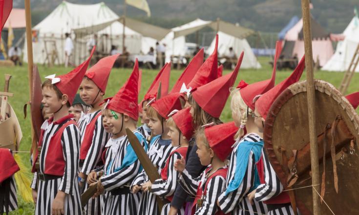 event-ritterspiele-kinder-als-zwerge-vinschgau-fb