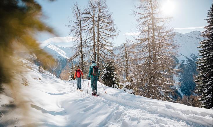 Schneeschuhwanderung_Winter_(C)_Benjamin Pfitscher