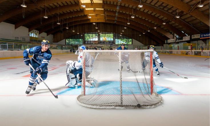 Sport-ERC Ingolstadt-Eishockey-Latsch-Martell-mfipics.de