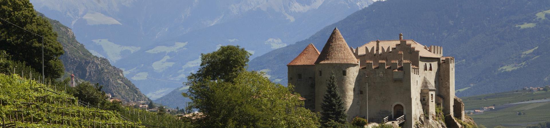 sehenswürdigkeiten-schloss-kastelbell-vinschgau-fb[3]