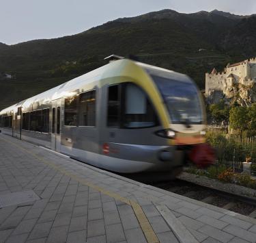 vinschgerbahn-schloss-kastelbell-vinschgau-hh