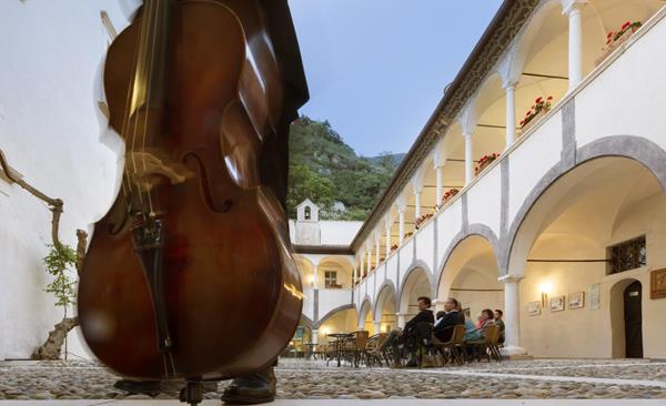 Summer evenings in the Schlandersburg castle