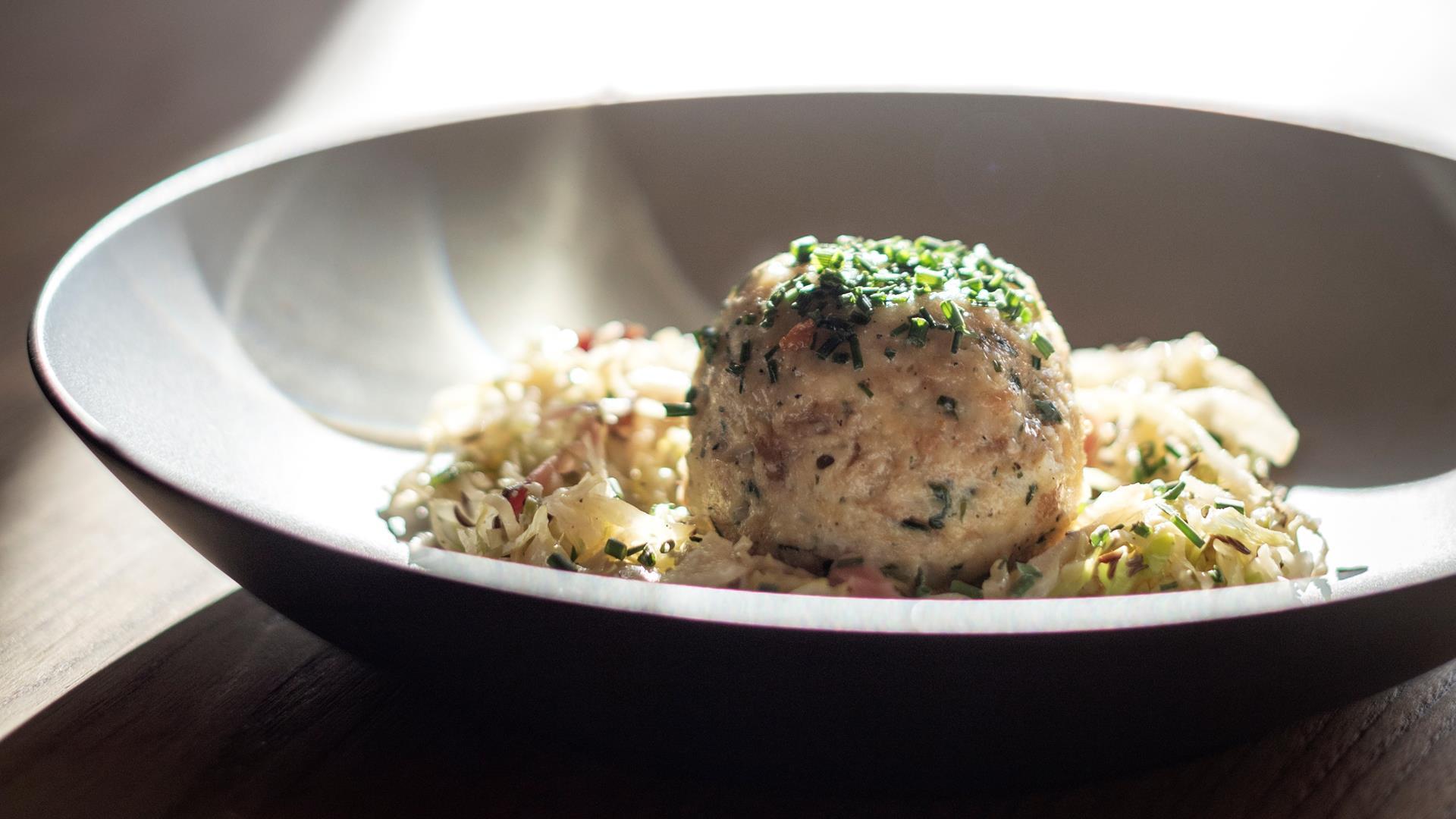 Winter South Tyrolean delicacies from Laces-Val Martello - Smoked ham dumplings with spelt flour - S