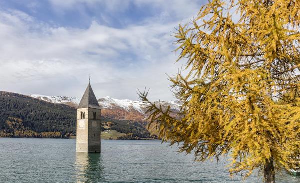 reschensee-turm-im-see-vinschgau-fb