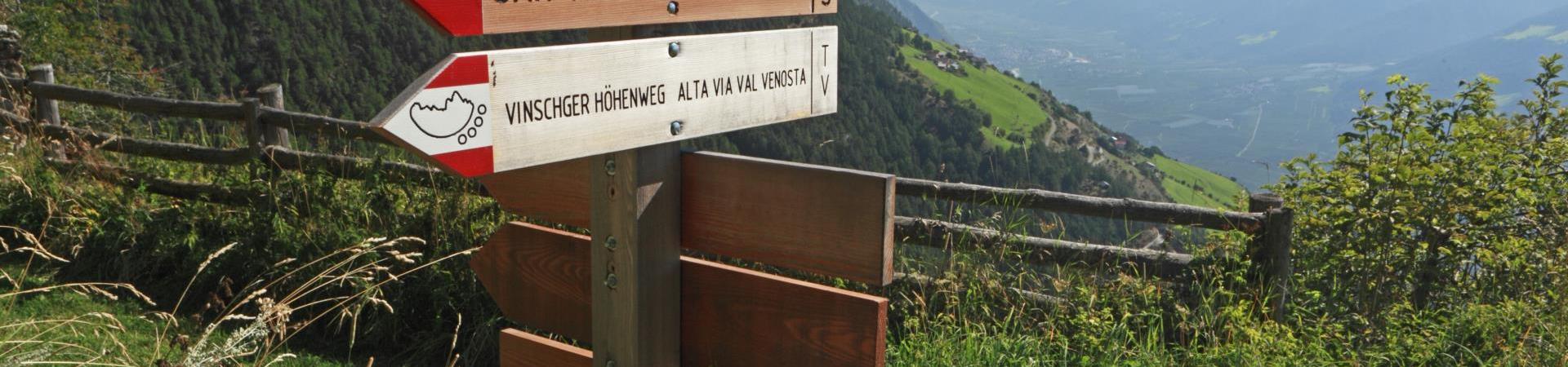 wandern-vinschgerhöhenwegschild-vinschgau-fb