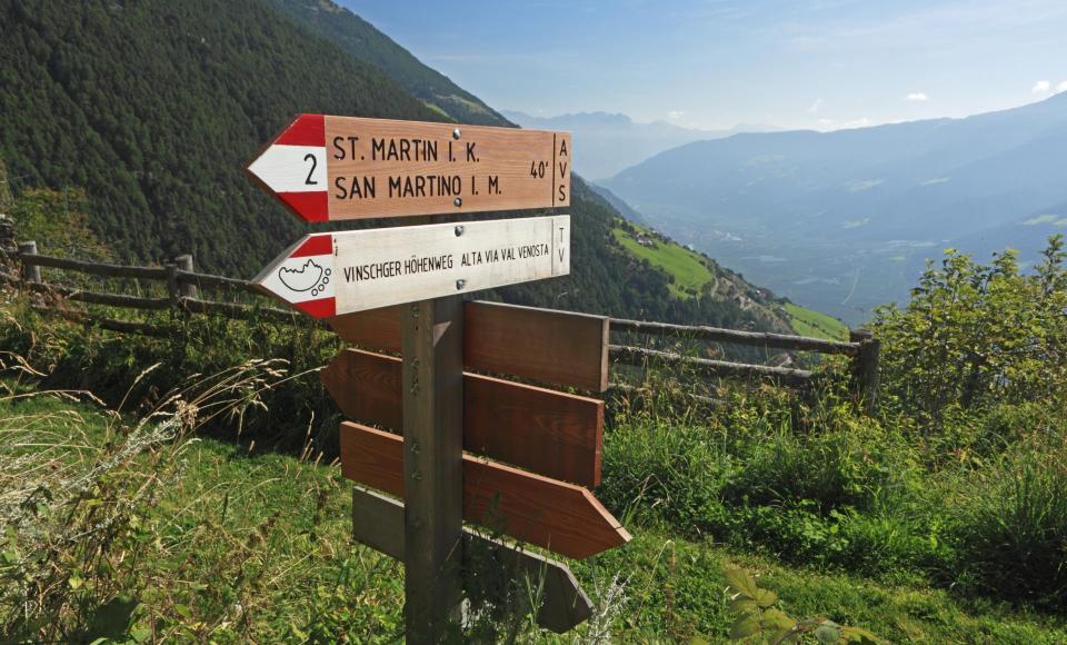 wandern-vinschgerhöhenwegschild-vinschgau-fb