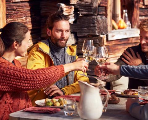 Herbst-Hütte-Menschen-anmi